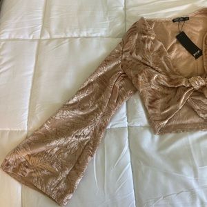 Velvet bell sleeve top 😍